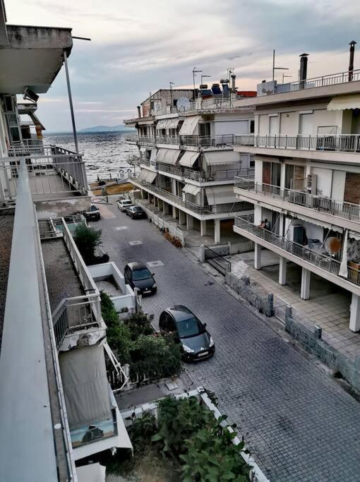 Apartment With 3 Rooms Just 1 Min From The Beach And Free Public Parking Peraía Dış mekan fotoğraf