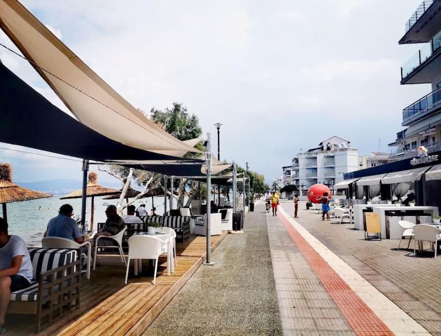Apartment With 3 Rooms Just 1 Min From The Beach And Free Public Parking Peraía Dış mekan fotoğraf