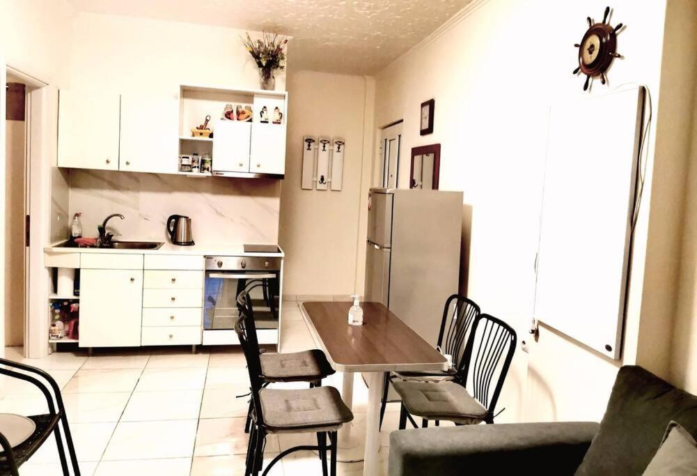 Apartment With 3 Rooms Just 1 Min From The Beach And Free Public Parking Peraía Dış mekan fotoğraf